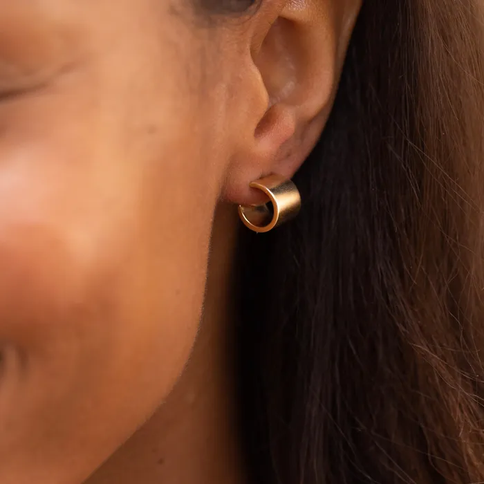 Wide 14k Gold Huggie Hoop Earrings Vintage Earrings