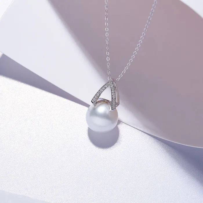 Necklaces Pearly Lustre 18K Solid Gold Diamond Top Grade Edison Pearl Necklace KN00218