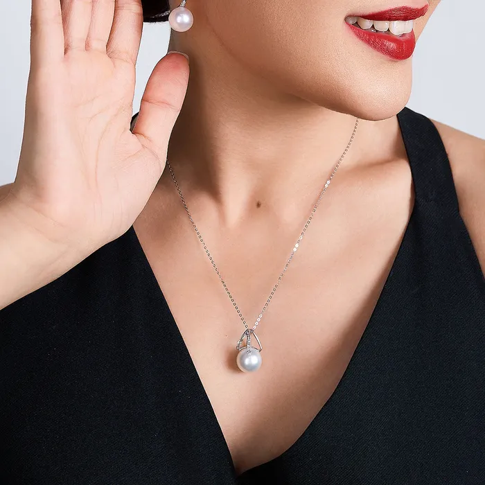 Necklaces Pearly Lustre 18K Solid Gold Diamond Top Grade Edison Pearl Necklace KN00218