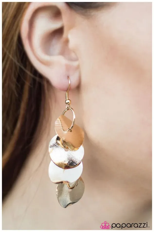 Paparazzi Jewelry Earrings Paparazzi Earring Cash Out Gold