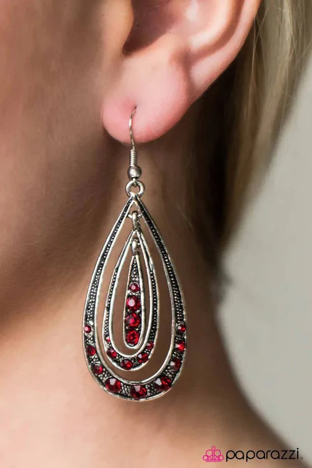 Paparazzi Jewelry Paparazzi Earring Kiss Me In The Rain Red Earrings