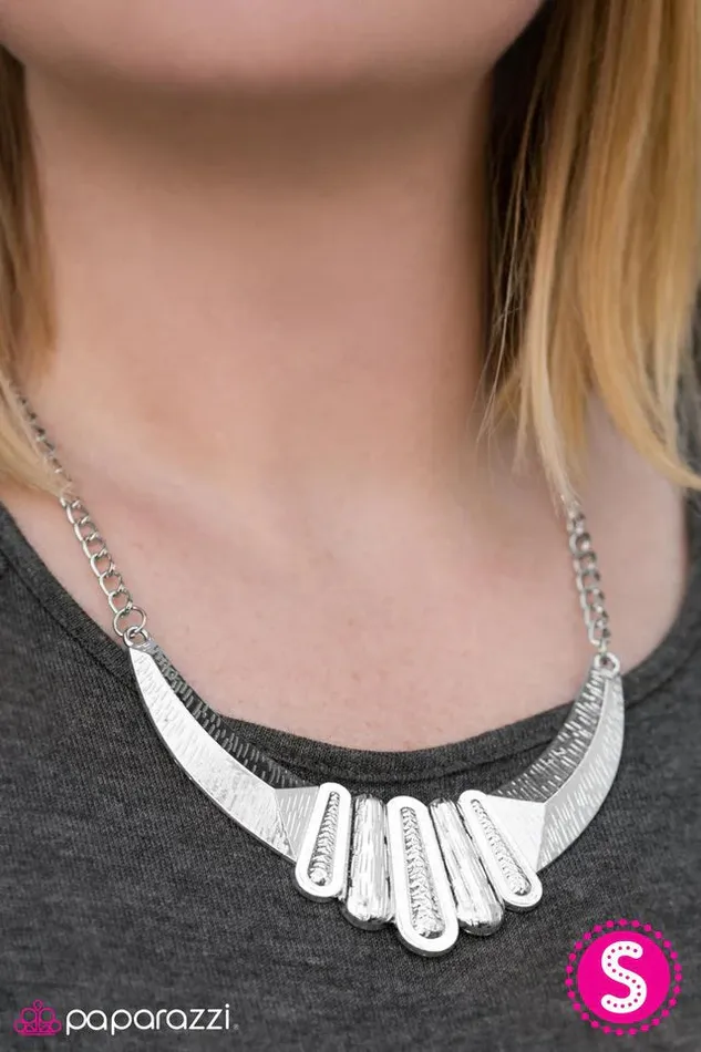 Paparazzi Jewelry Paparazzi Necklace The Contender Silver Necklaces