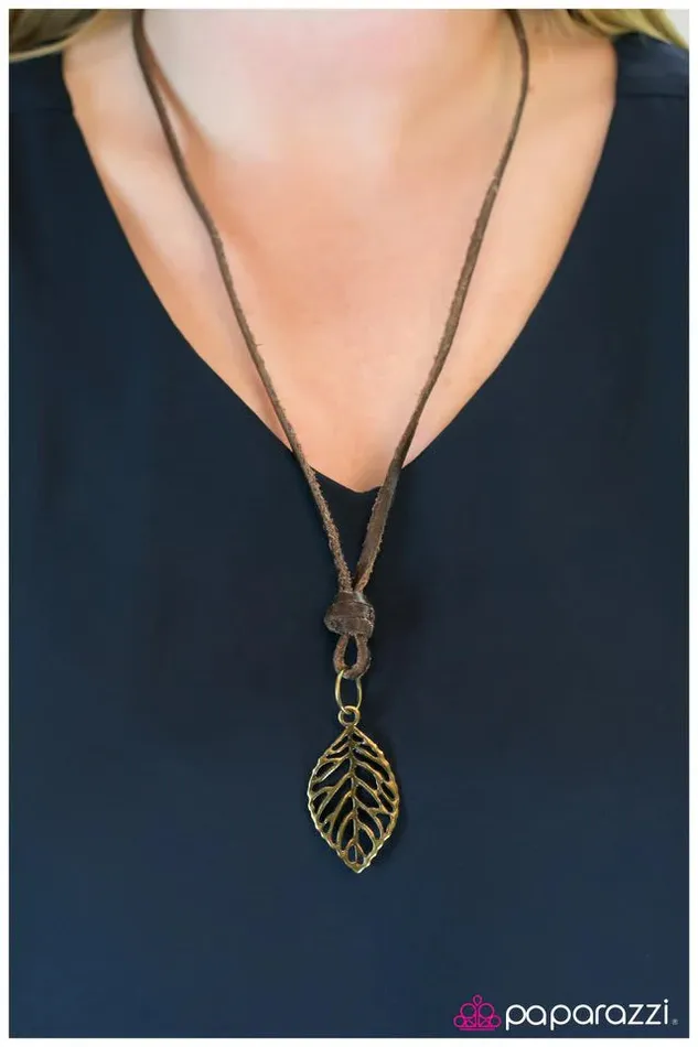 Paparazzi Necklace LEAF Me High and Dry Brown Paparazzi Jewelry Necklaces
