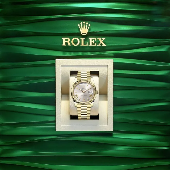 Rolex Bracelets Rolex Day Date 40mm Ref 2282380002 Silver Roman Dial Fluted Bezel 18K Yellow Gold President Bracelet Mens Watch