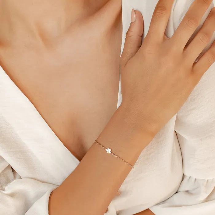 Bracelets Hey Happiness Petite Flower Bracelet in Gold Bracelets Hey Happiness Petite Flower Bracelet in Gold