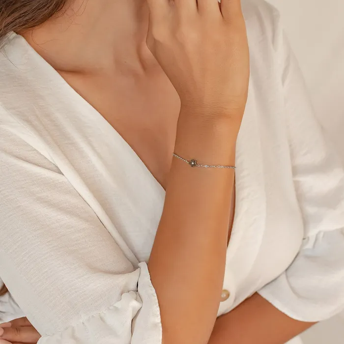 Bracelets Hey Happiness Petite Flower Bracelet in Gold Bracelets Hey Happiness Petite Flower Bracelet in Gold