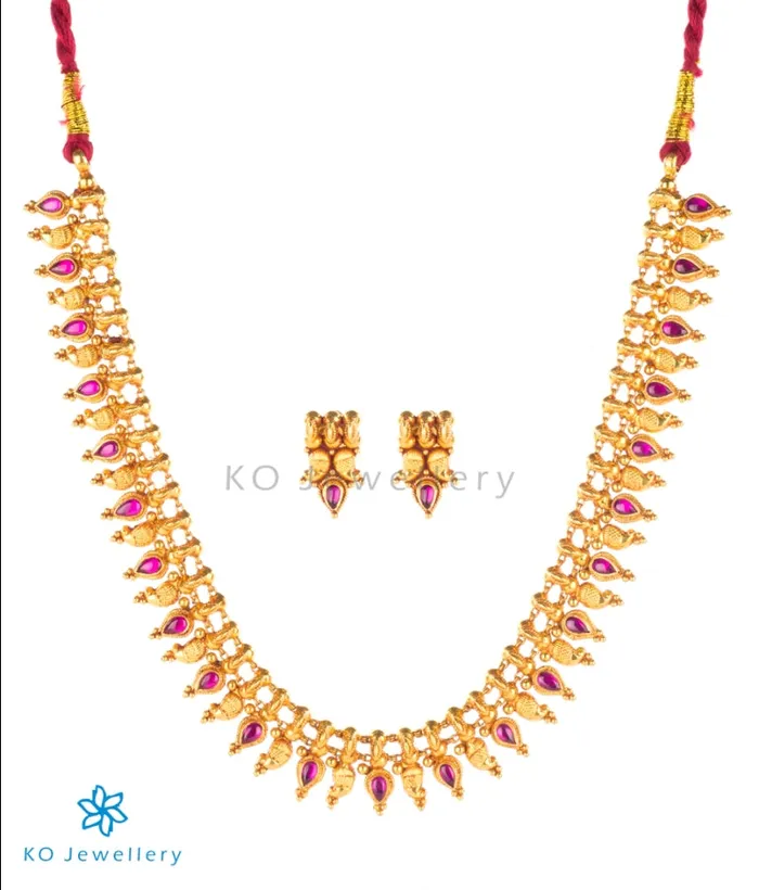 Necklaces Silversmith The Sampada Silver Paisley Necklace Set Red