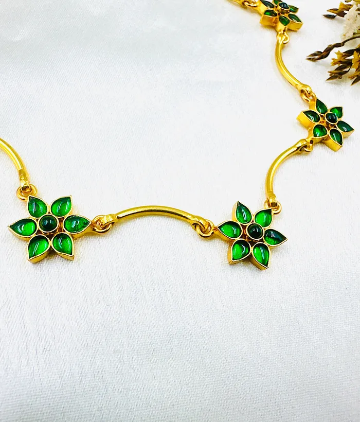 The Flowery Silver Necklace Green Silversmith Necklaces