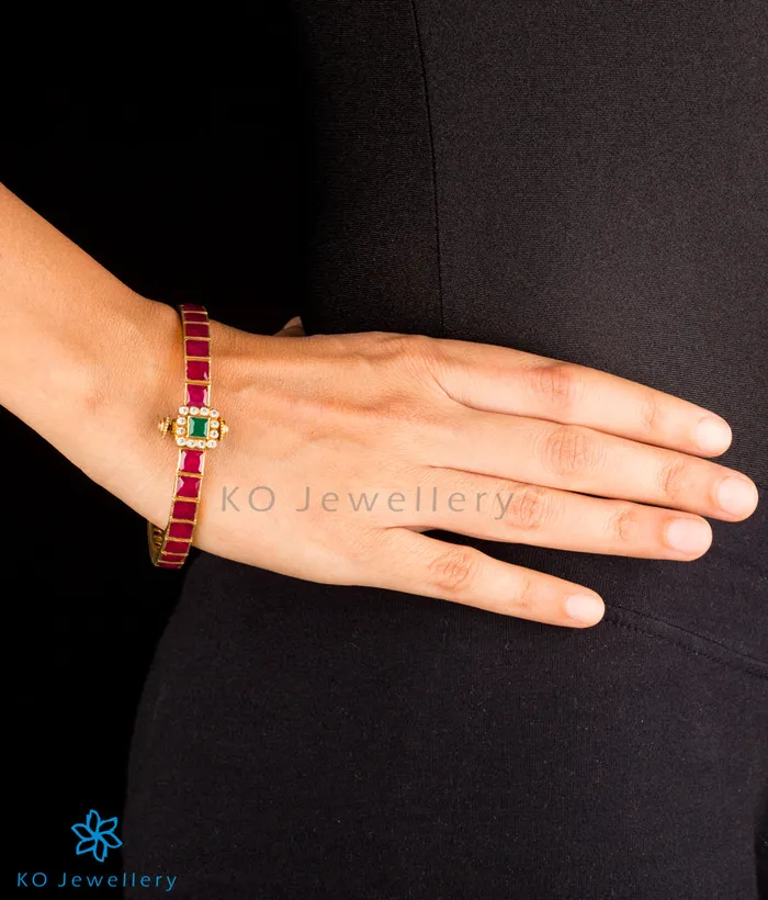 The Sampada Silver Kemp Bracelet RedGreenSize 28 Silversmith Bracelets