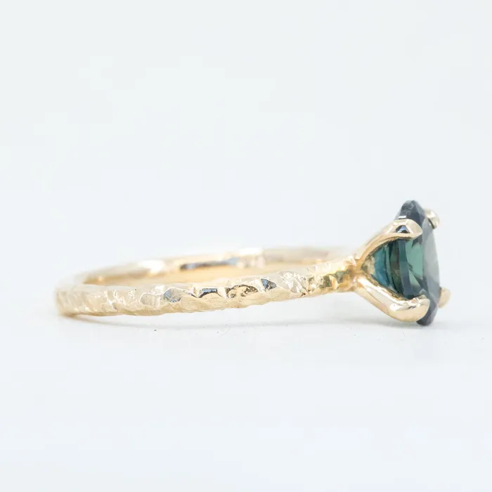 140ct Nigerian Blue Oval Sapphire Evergreen Solitaire Ring in 14k Yellow Gold Anueva Jewelry Rings