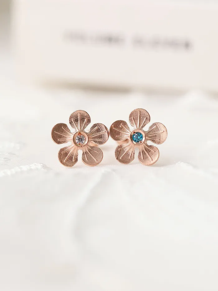 14K Gold Open Flower Cartilage Earring 18G16G MinimalBijoux Earrings
