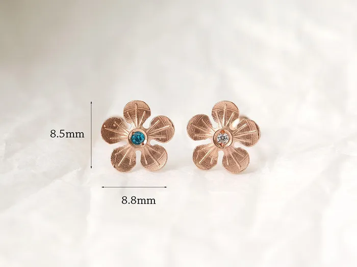 14K Gold Open Flower Cartilage Earring 18G16G MinimalBijoux Earrings