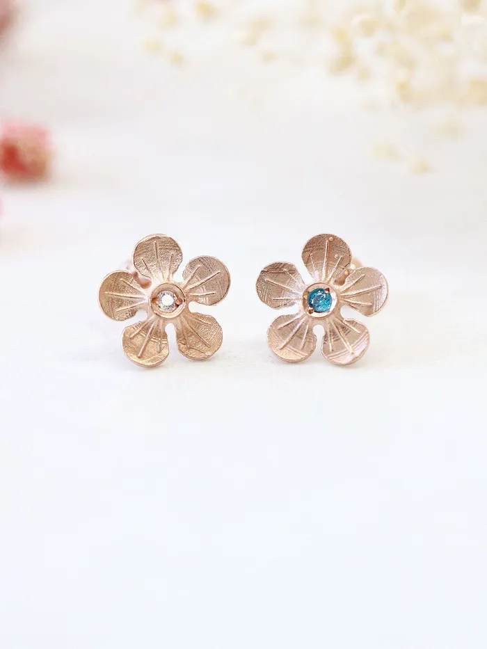 14K Gold Open Flower Cartilage Earring 18G16G MinimalBijoux Earrings