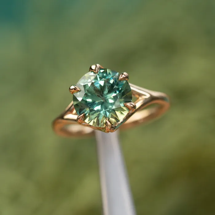 Anueva Jewelry PreStyled Sets 350ct Untreated Nigerian Teal Green Sapphire Six Prong Split Shank Solitaire in 18k Yellow Gold