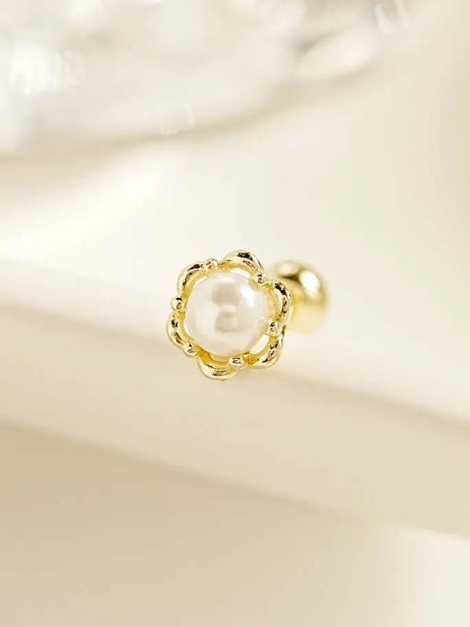 MinimalBijoux Earrings 14K Gold Creamy Flower Cartilage Earring 20G