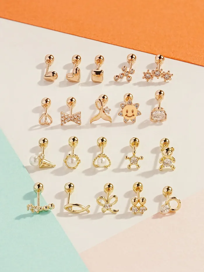 MinimalBijoux Earrings 14K Gold Creamy Flower Cartilage Earring 20G