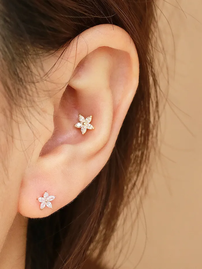 MinimalBijoux Earrings 14K gold Double Flower Cubic cartilage earring 20g