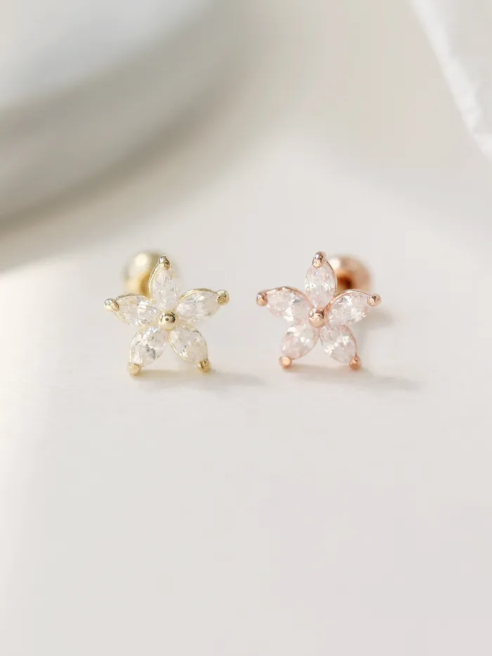 MinimalBijoux Earrings 14K gold Double Flower Cubic cartilage earring 20g