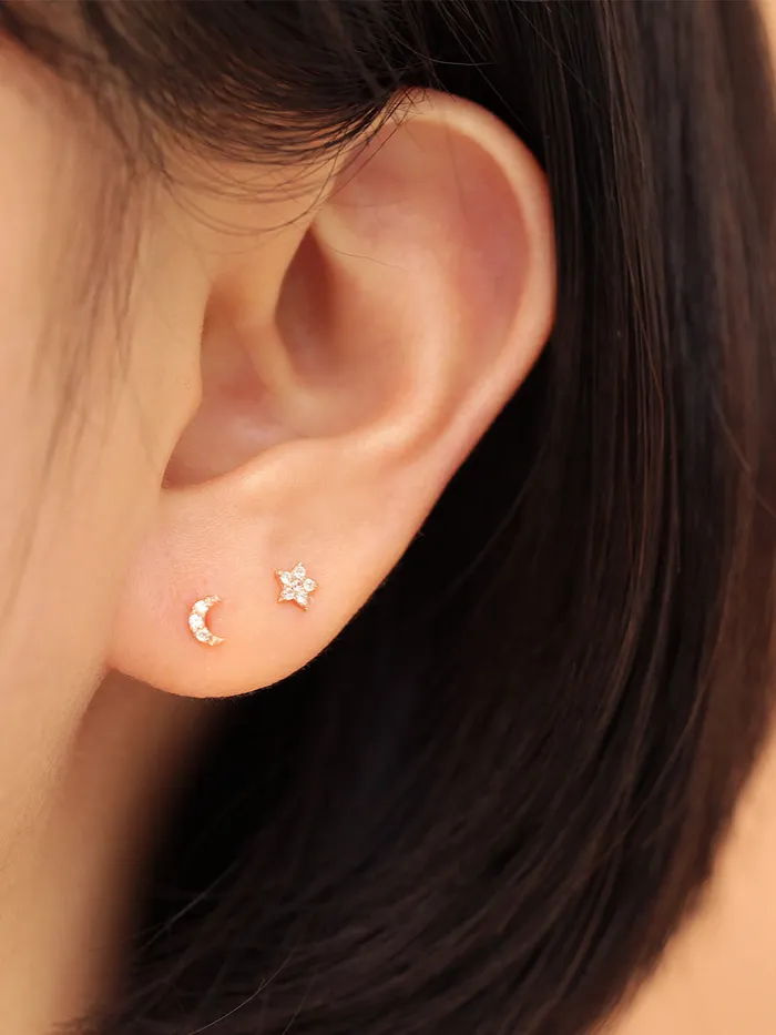 MinimalBijoux Earrings 14K gold Minimi Cubic Star Moon cartilage earring 20g