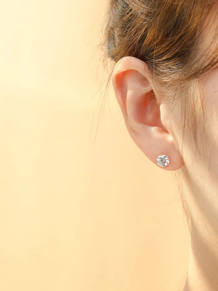 MinimalBijoux Earrings 14K Gold Moissanite Crown Cartilage Earring 20G18G16G