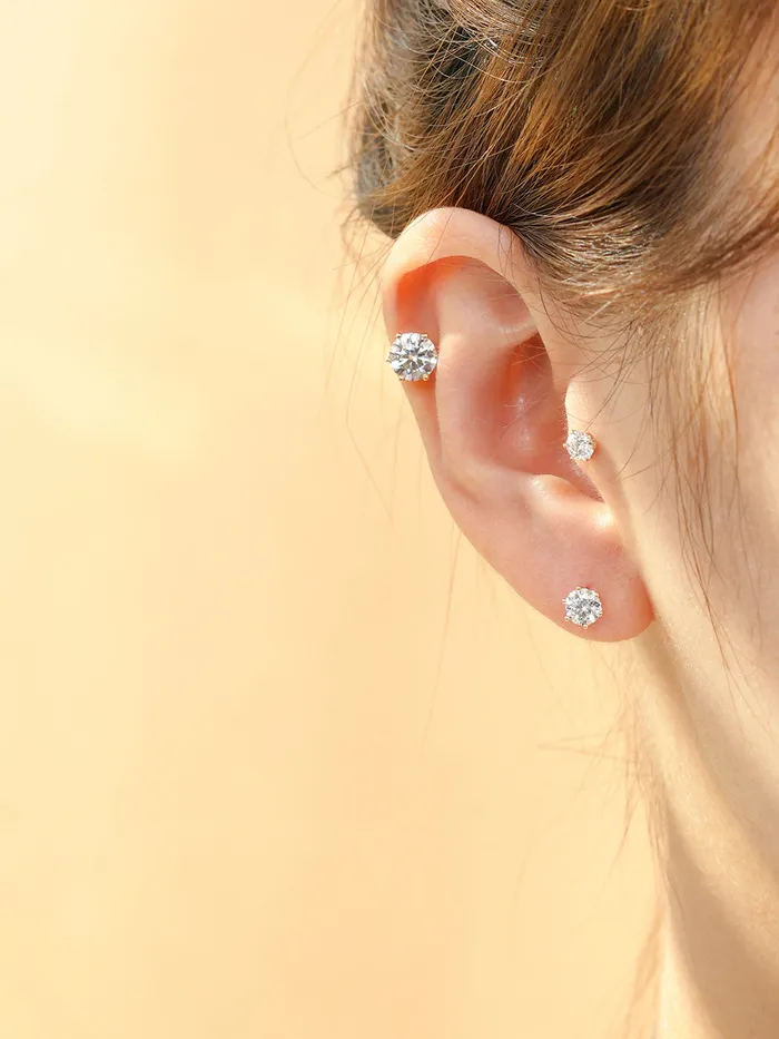 MinimalBijoux Earrings 14K Gold Moissanite Crown Cartilage Earring 20G18G16G