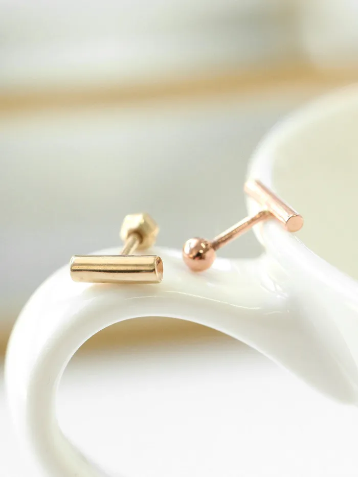 MinimalBijoux Earrings 14K Gold Round stick cartilage earring 18g16g