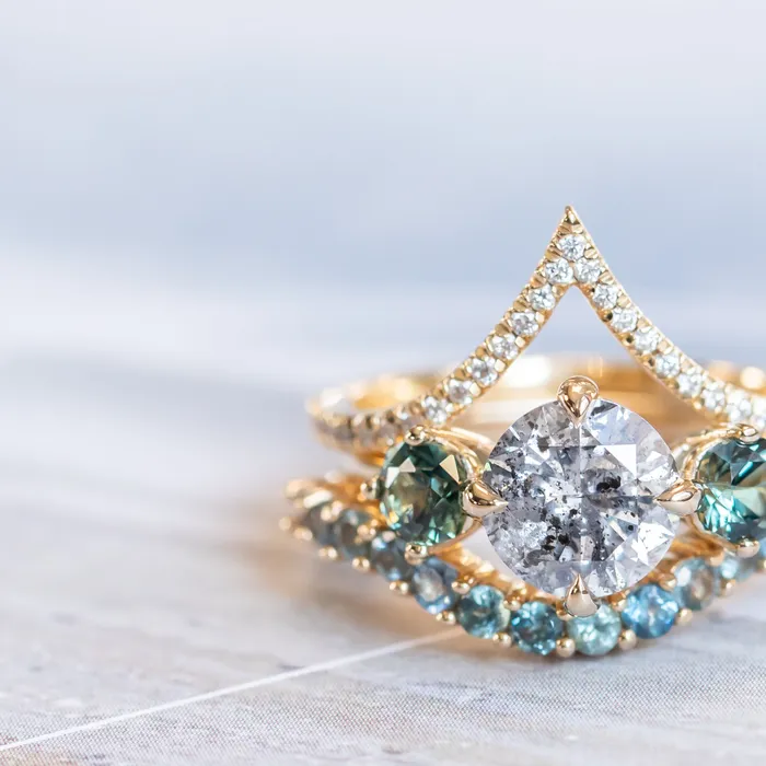 Naveet Rings 178ct Round Salt Pepper Diamond and Parti Sapphire Three Stone Ring in 14K Yellow Gold