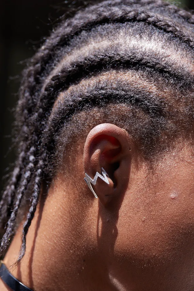 Noise Ear CuffWG White Dia 040ct RIEFE Earrings