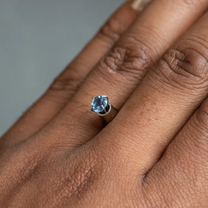 Rings 062CT ROUND BRILLIANT AFRICAN SAPPHIRE BLUE SILVER GREY 500X340MM UNHEATED Discovery Gems