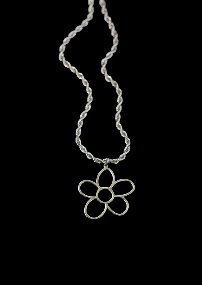 Fashion Jewelry by Yordy Necklaces Silver Flower Necklace