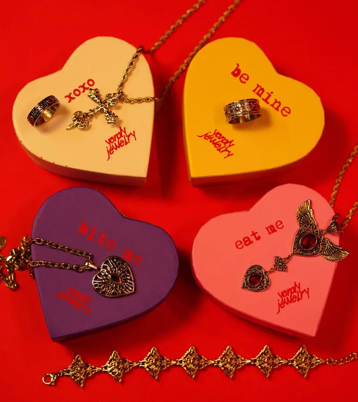 YORDY Luxury Fashion Jewelry Blade of Desire Necklace Necklaces